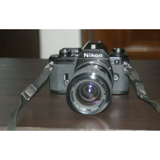 NIKON EM