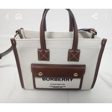 버버리 미니 프레야 토트