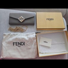 펜디 FF 다이아몬드 체인 장지갑